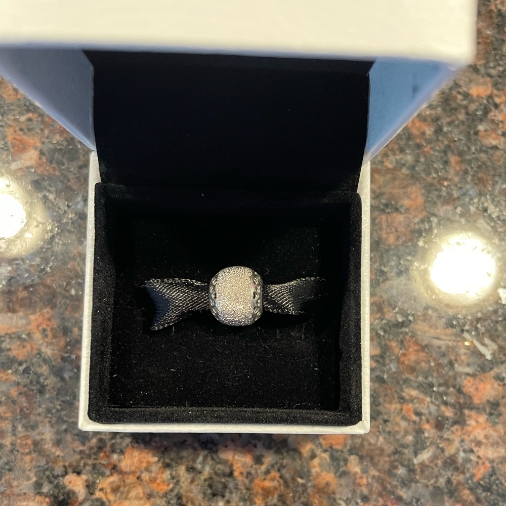 PANDORA Glittering Hearts of PANDORA Charm